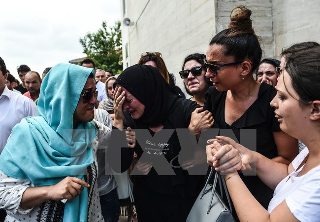 បរិមាណជនរងគ្រោះក្នុងការវាយប្រហារទៅលើព្រលានយន្តហោះនៅទួរគីកើនឡើង ៤៣ នាក់