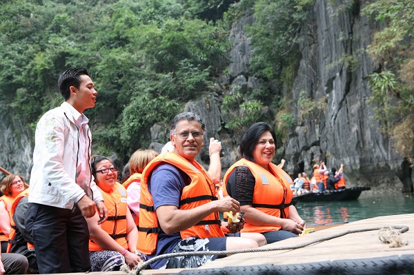 លើកសរសើរបណ្ដាអង្គភាពអាជីវកម្មទេសចរណ៍ជួរមុខវៀតណាម