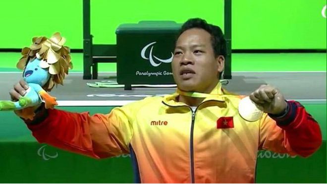 កីឡាករលើកដុំដែក Le Van Cong បំបែកឯកទគ្គកម្មពិភពលោកនៅ Paralympics 2016