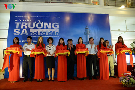 អ្នកកាសែត My Tra និងការតាំងពិព័រណ៍ “Truong Sa-កន្លែងយើងបានមកដល់”