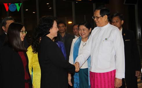 ប្រធានរដ្ឋសភាវៀតណាមអញ្ជើញចាប់ផ្តើមដំណើរទស្សនកិច្ចជាផ្លូវការនៅមីយ៉ាន់ម៉ា