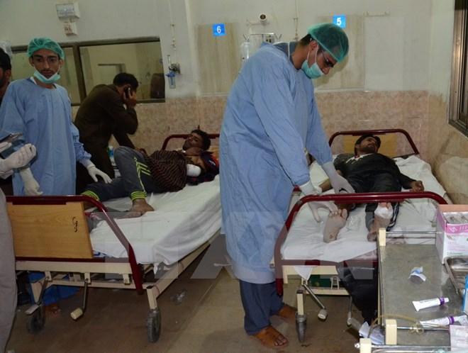 មនុស្សយ៉ាងហោចណាស់ចំនួន ៥៩ នាក់ត្រូវស្លាប់និង ១០០ នាក់ទៀតរង របួសក្នុងការវាយប្រហារនៅប៉ាគីស្ថាន