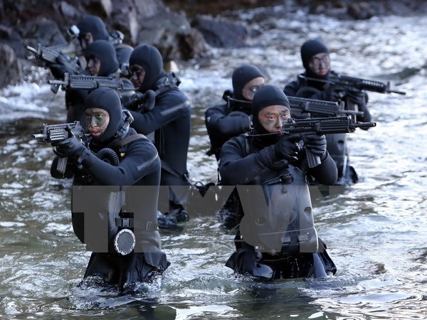 កូរ៉េខាងត្បូងនិងអាមេរិកធ្វើសមយុទ្ធម៉ារីនរួម