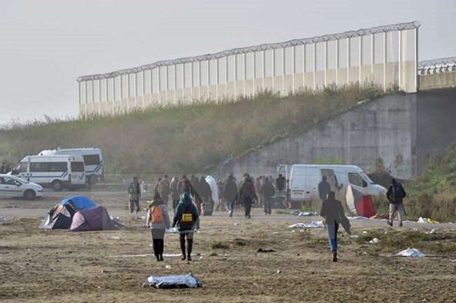 ចក្រភពអង់គ្លេសបដិសេធទទួលបន្ថែមកុមារពីជំរុំជនចំណាកស្រុក Calais