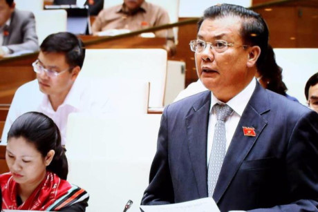 រដ្ឋមន្ត្រីហិរញ្ញវត្ថុបកស្រាយអំពីបញ្ហាបំណុលសាធារណៈចំពោះមុខរដ្ឋសភា