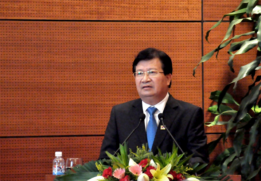 ឧបនាយករដ្ឋមន្ត្រី Trinh Dinh Dung អញ្ជើញចូលរួមមហាសន្និបាតសម្ព័ន្ធសមាគមទីក្រុងវៀតណាម