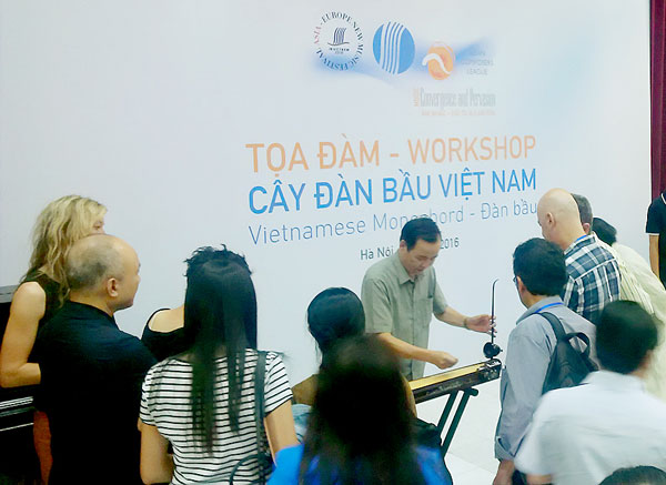 ចាប៉ី Bau របស់វៀតណាម