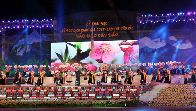 ឆ្នាំទេសចរណ៍ជាតិ២០១៧បានបើកនាយប់ថ្ងៃទី១១កុម្ភៈនៅខេត្ត Lao Cai