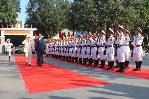 ប្រធានរដ្ឋ លោក Tran Dai Quang អញ្ជើញជួបធ្វើការជាមួយកងកម្លាំងប្រដាប់អាវុធខេត្ត Thanh Hoa