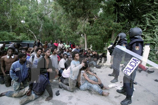 អាល្លឺម៉ង់ស្នើឲ្យសហភាពអឺរ៉ុបកាត់បន្ថយបទដ្ឋានខាងសិទ្ធិមនុស្ស បង្កើនការខំប្រឹងប្រែងនិរទេសជនភៀសខ្លួន