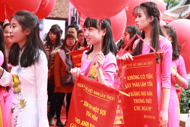 ថែរក្សាការជក់ចិត្តនឹងកំណាព្យ