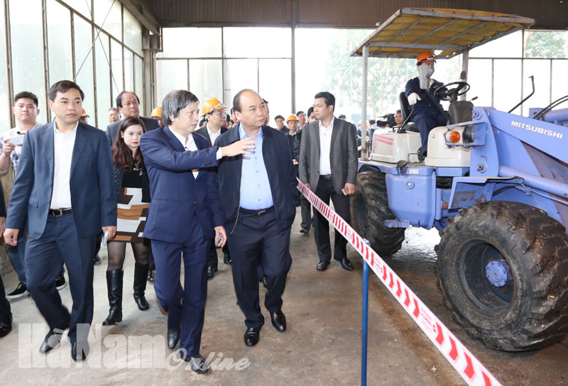 នាយករដ្ឋមន្ត្រី លោក Nguyen Xuan Phuc អញ្ជើញជួបធ្វើការនៅខេត្ត Ha Nam