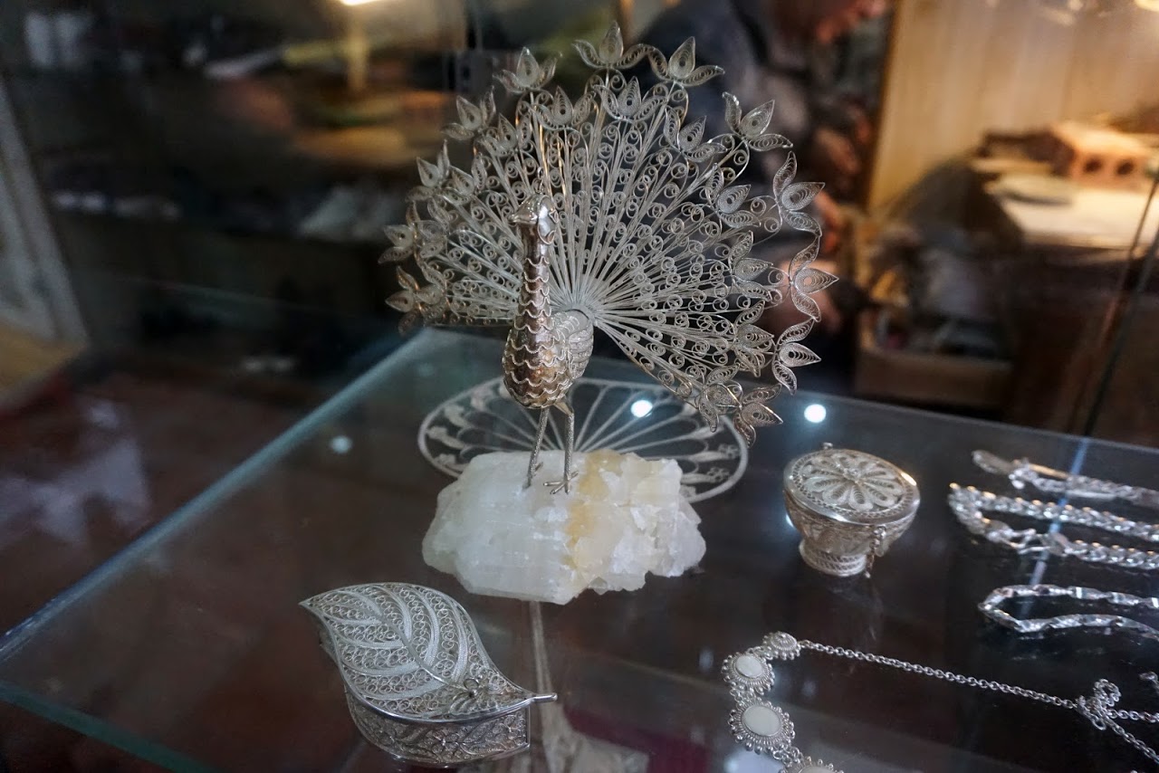 សិប្បករប្រកបរបរជាងទងនៅក្រុងហាណូយ