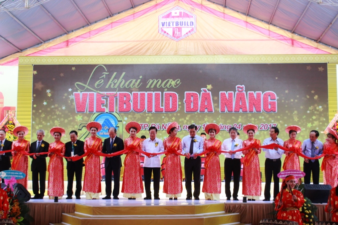 បើកការតាំងពិព័រណ៌អន្តរជាតិ VietBuild និងមហោស្រពស្ថាប័ត្យកិម្មវៀតណាម ២០១៧