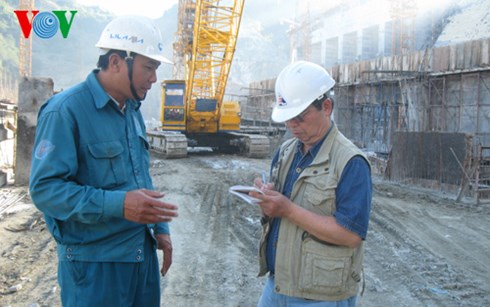 nha bao truong cong hoa: tuoi tac khong lam moi doi chan hinh 1