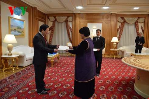 dai su viet nam tai nga kiem nhiem turmenistan trinh quoc thu hinh 0