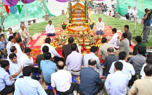 campuchia trung tu dai tuong niem quan tinh nguyen viet nam hinh 0