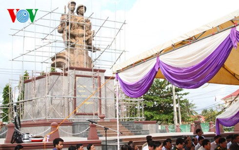 campuchia trung tu dai tuong niem quan tinh nguyen viet nam hinh 1