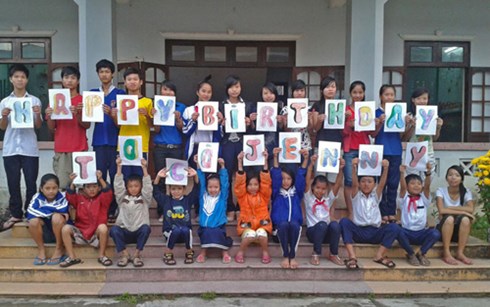 nguoi phu nu goc viet dau dau ve que huong den tan phut sinh tu hinh 1