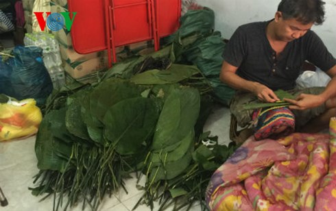 việt kiều vientiane và bánh chưng xanh hình 1 viet kieu vientiane va banh chung xanh hinh 1