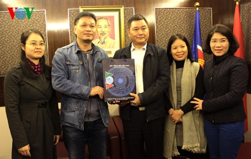 cong dong nguoi viet tai hongkong-macau luon tu hao ve to quoc hinh 4