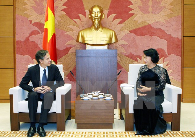 Первый заместитель госсекретаря США находится во Вьетнаме с рабочим визитом