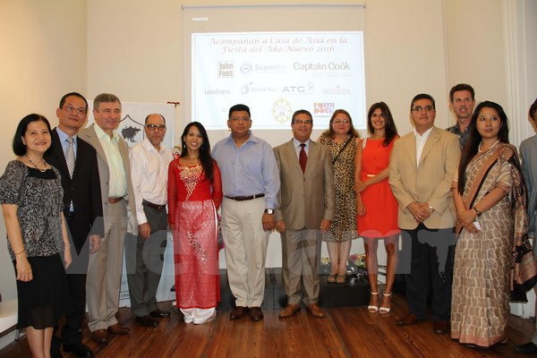 Вьетнамцы в Аргентине и Катаре встретили Новый год по лунному календарю