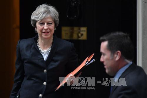 Мэй и Юнкер согласились, что переговоры по Brexit должны вестись активнее