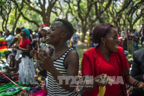В Зимбабве парламент начал заседание по импичменту Мугабе