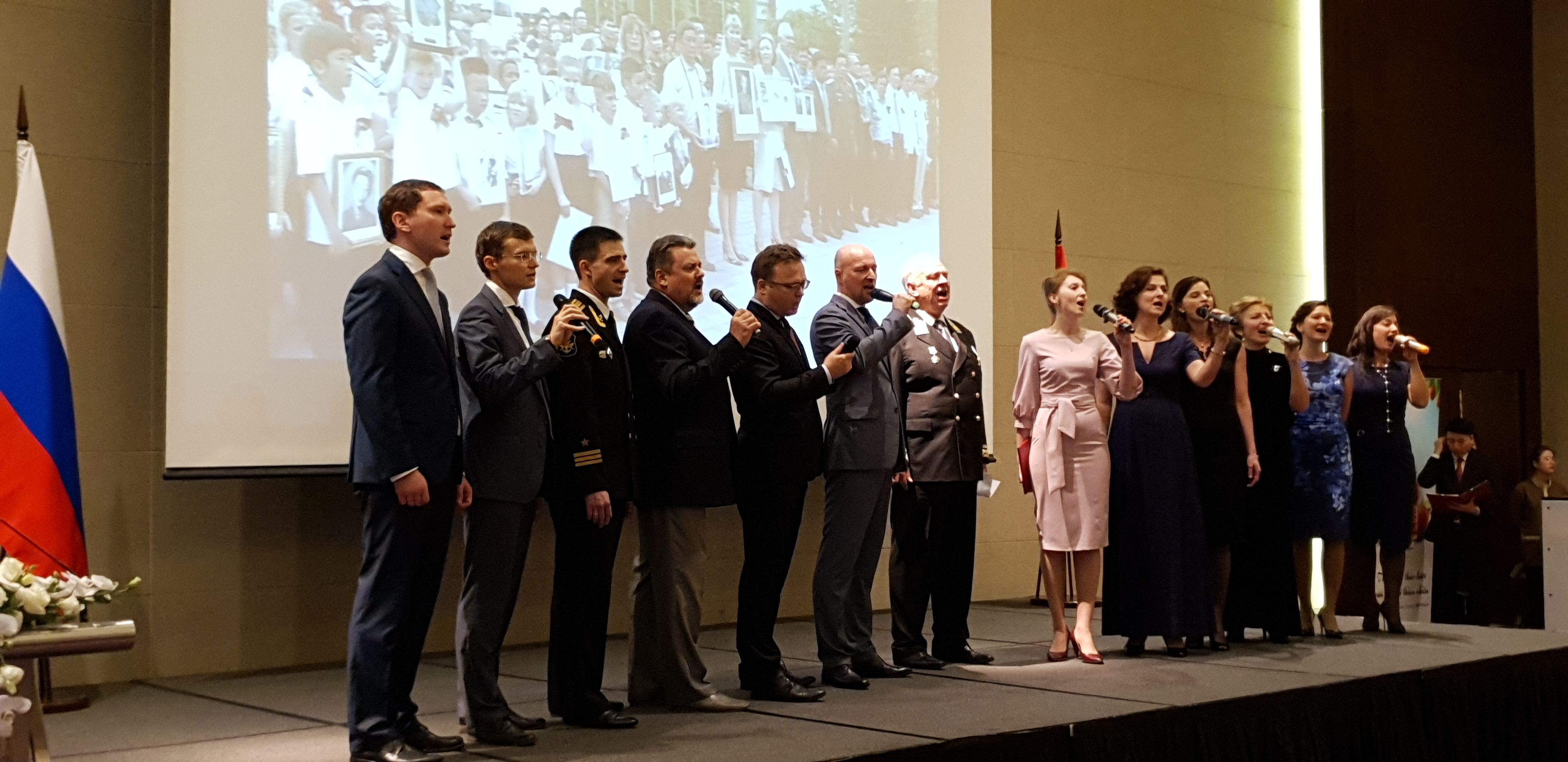 В Ханое прошел торжественный прием по случаю Дня дипломатического работника Роccии