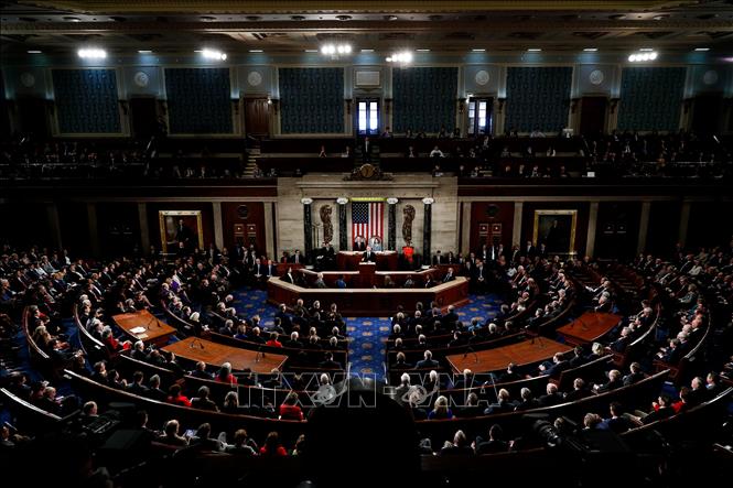 Палата представителей США подала иск против Трампа из-за стены