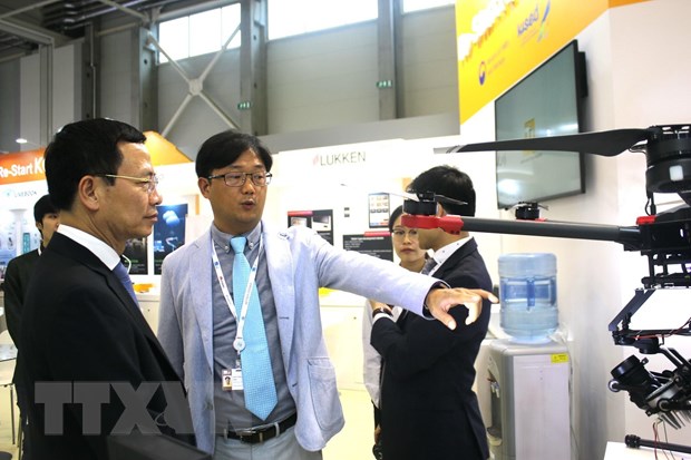 Выставка достижений вьетнамских компаний в области телекоммуникации в Венгрии