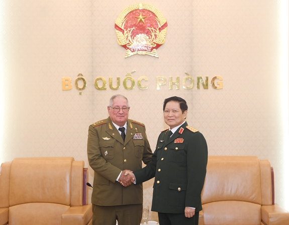 Начальник Генштаба, первый замминистра Революционных вооруженных сил Кубы совершил визит во Вьетнам