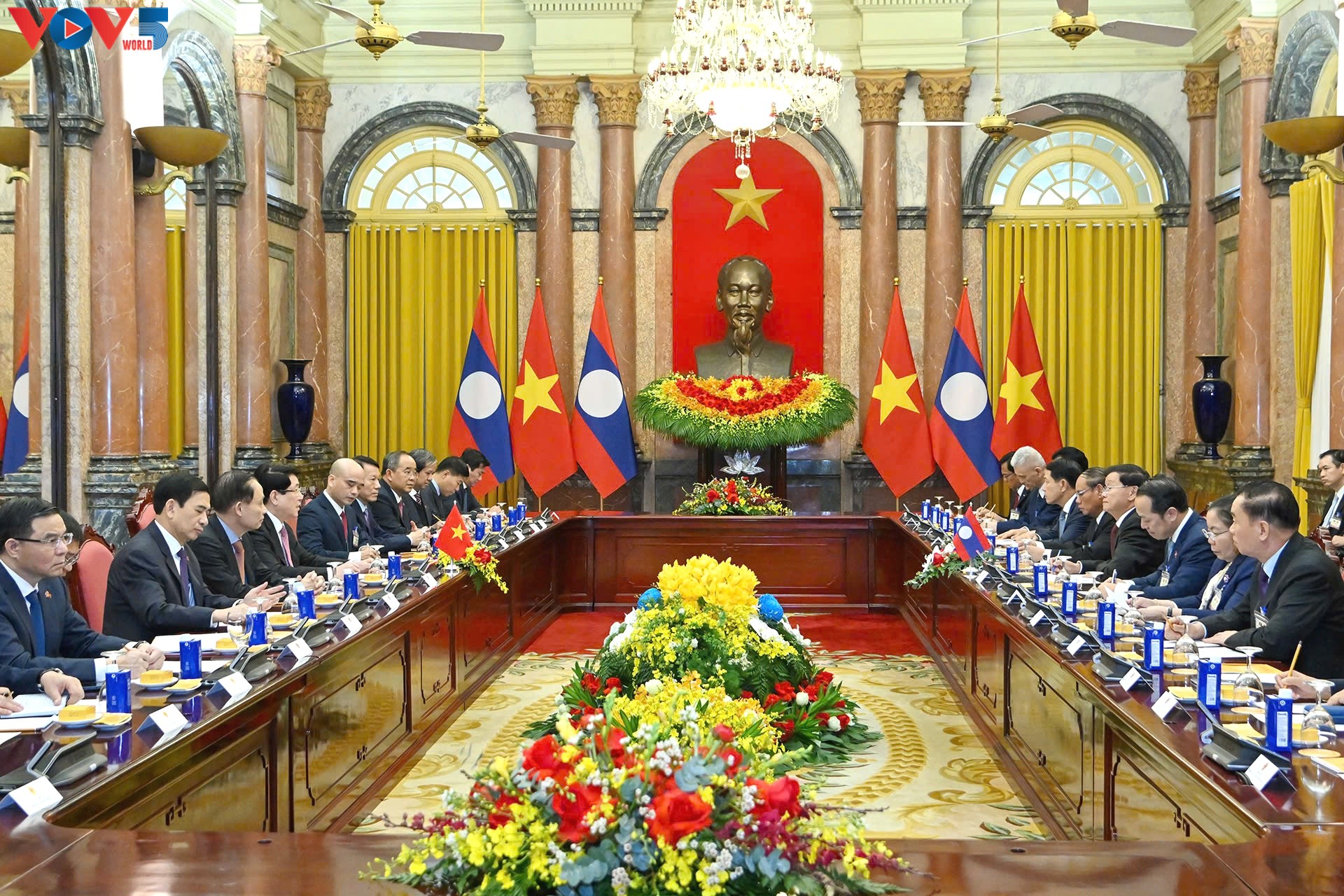 Лыонг Кыонг: Вьетнамско-лаосские отношения продолжают развиваться всесторонне и эффективно во многих областях