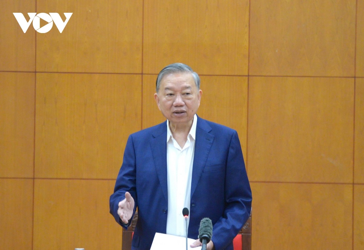 Генсек ЦК КПВ То Лам: Должностные лица на низовом уровне играют решающую роль в успешной реализации политики