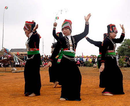 La danse folklorique des Khmu