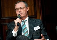 David O’Sullivan en visite au Vietnam