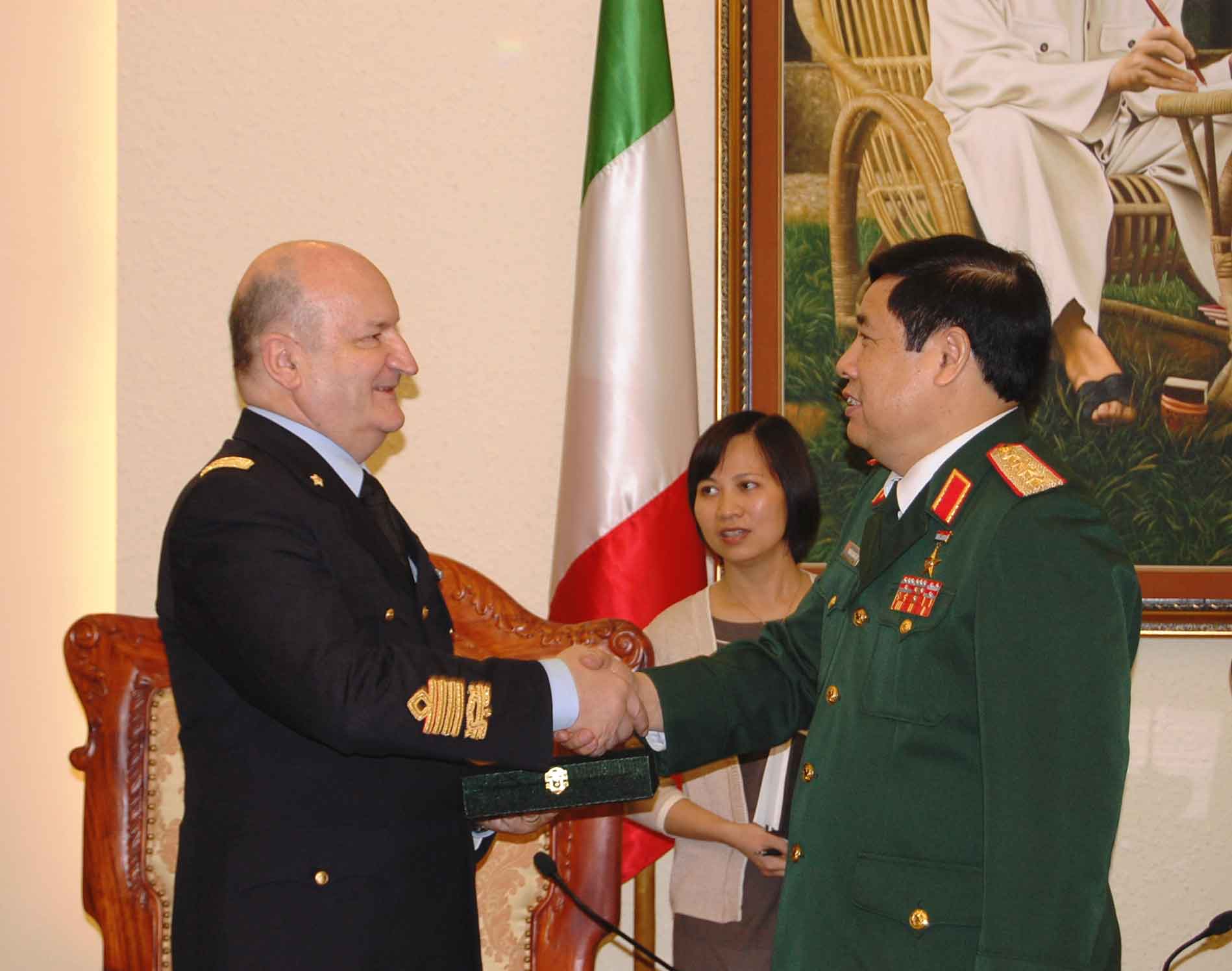 Vietnam-Italie: renforcement de la coopération défensive
