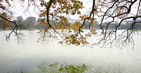 Un jour ensoleillé au lac de l'Epée restituée