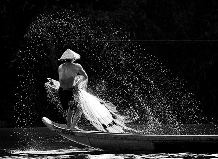 Danse de vies sur la rivière de Nhu Y