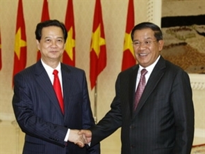 Nguyen Tan Dung rencontre Hunsen