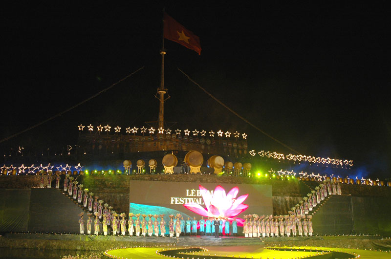 Hué-la ville festivalière du Vietnam