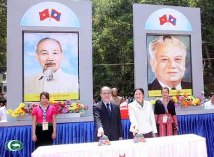 Remise de certificat reconnaissant Lao Khô site historique national