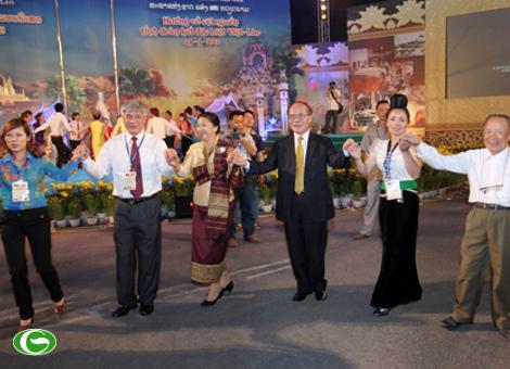 Une visite pour affirmer la solidarité et l’amitié spéciales Vietnam-Laos