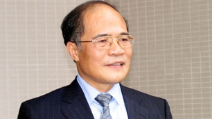 Nguyen Sinh Hung intervient devant l’Assemblée nationale laotienne