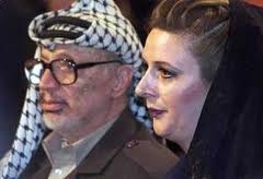Suha Arafat veut porter plainte sur la mort de son mari, Yasser Arafat