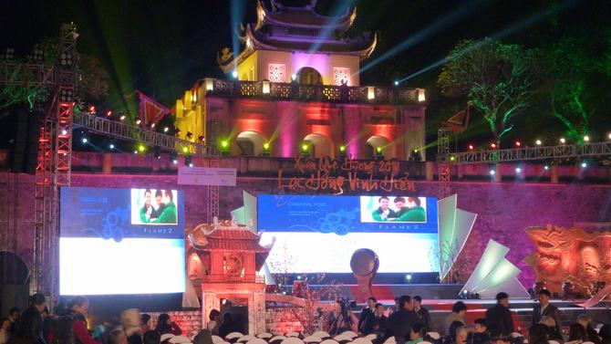 Valoriser la force des Vietnamiens de l’étranger pour édifier le pays