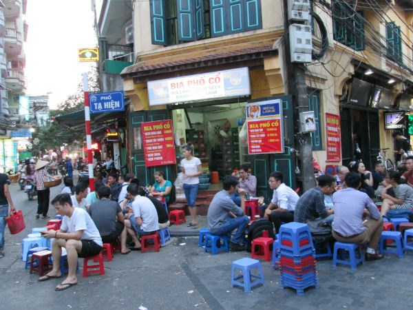 Le vieux quartier et la «gastronomie de trottoir» de Hanoï