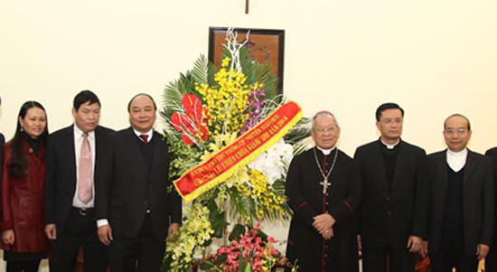 Nguyên Xuân Phuc adresse les voeux de Noël aux catholiques de Hanoï