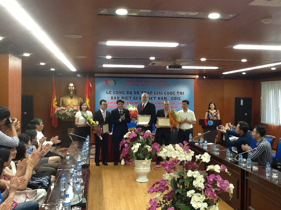 Remise des prix du concours «Que savez-vous du Vietnam»